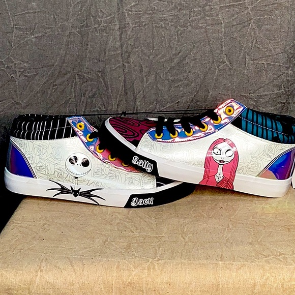 NWT Disney’s The Nightmare Before Christmas Hightop Sneakers Women size 9 - Picture 1 of 6